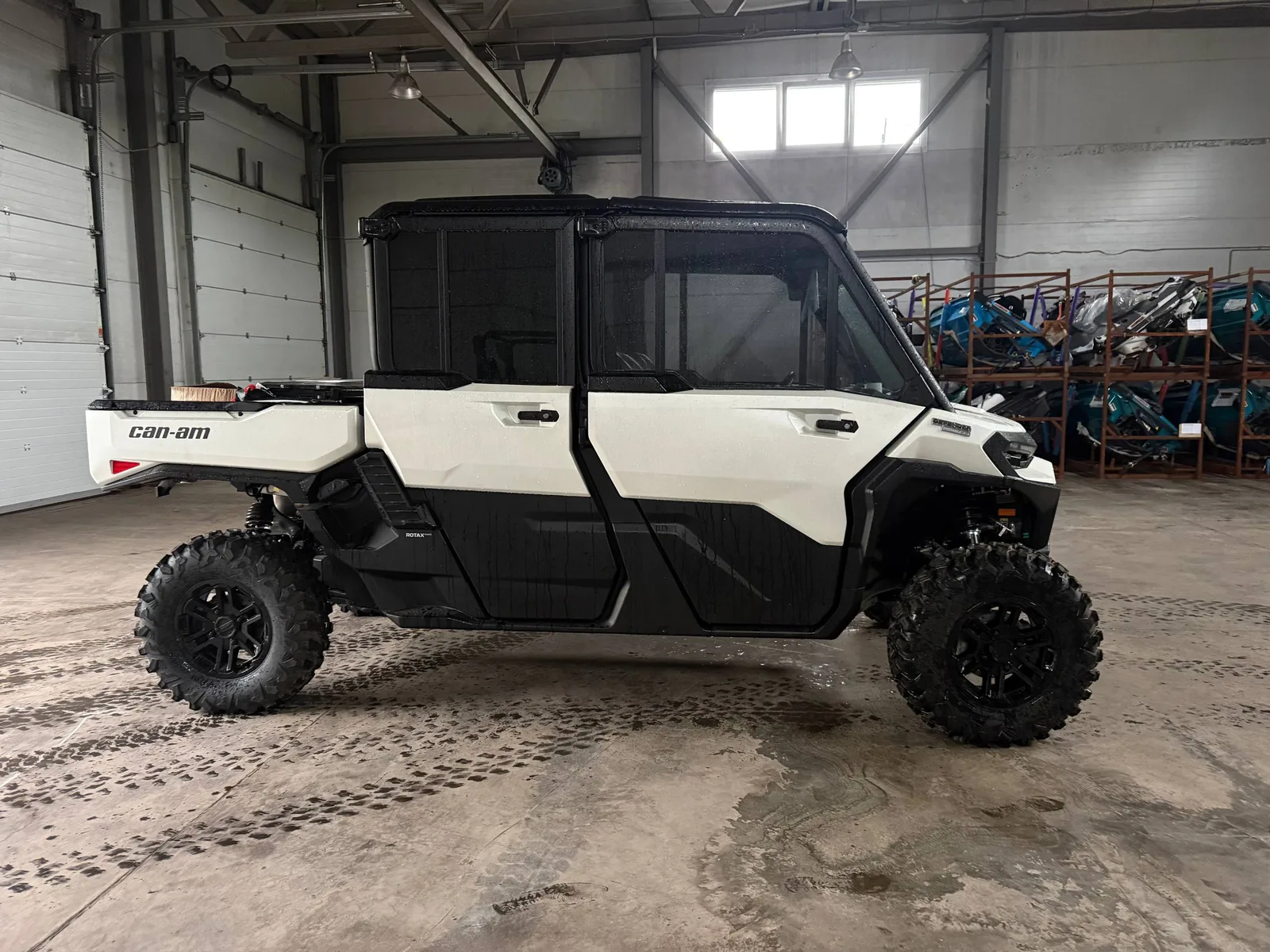 Can-Am Defender LIMITED HD11