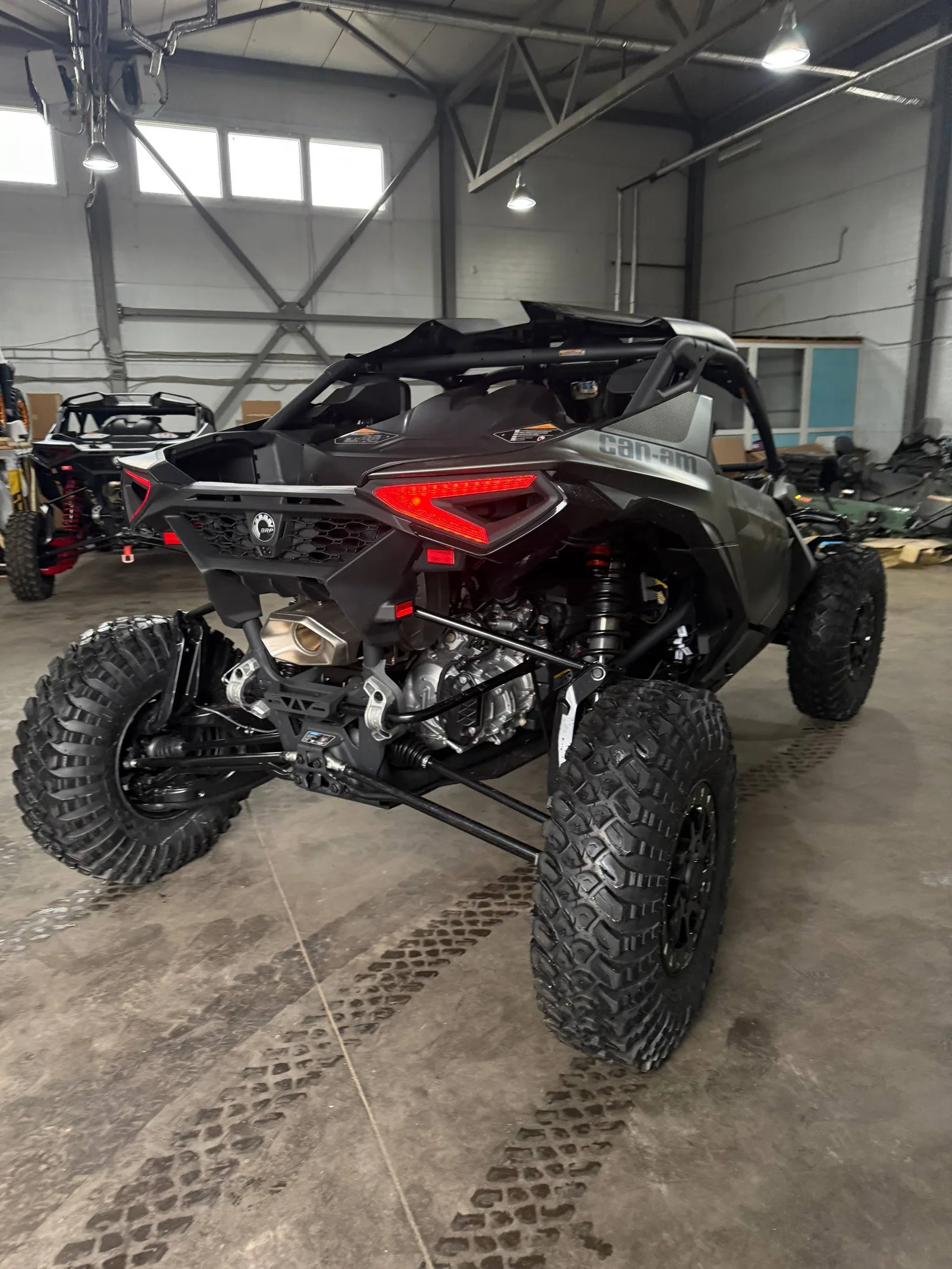 Can-Am Maverick R X RC 999T DCT SAS