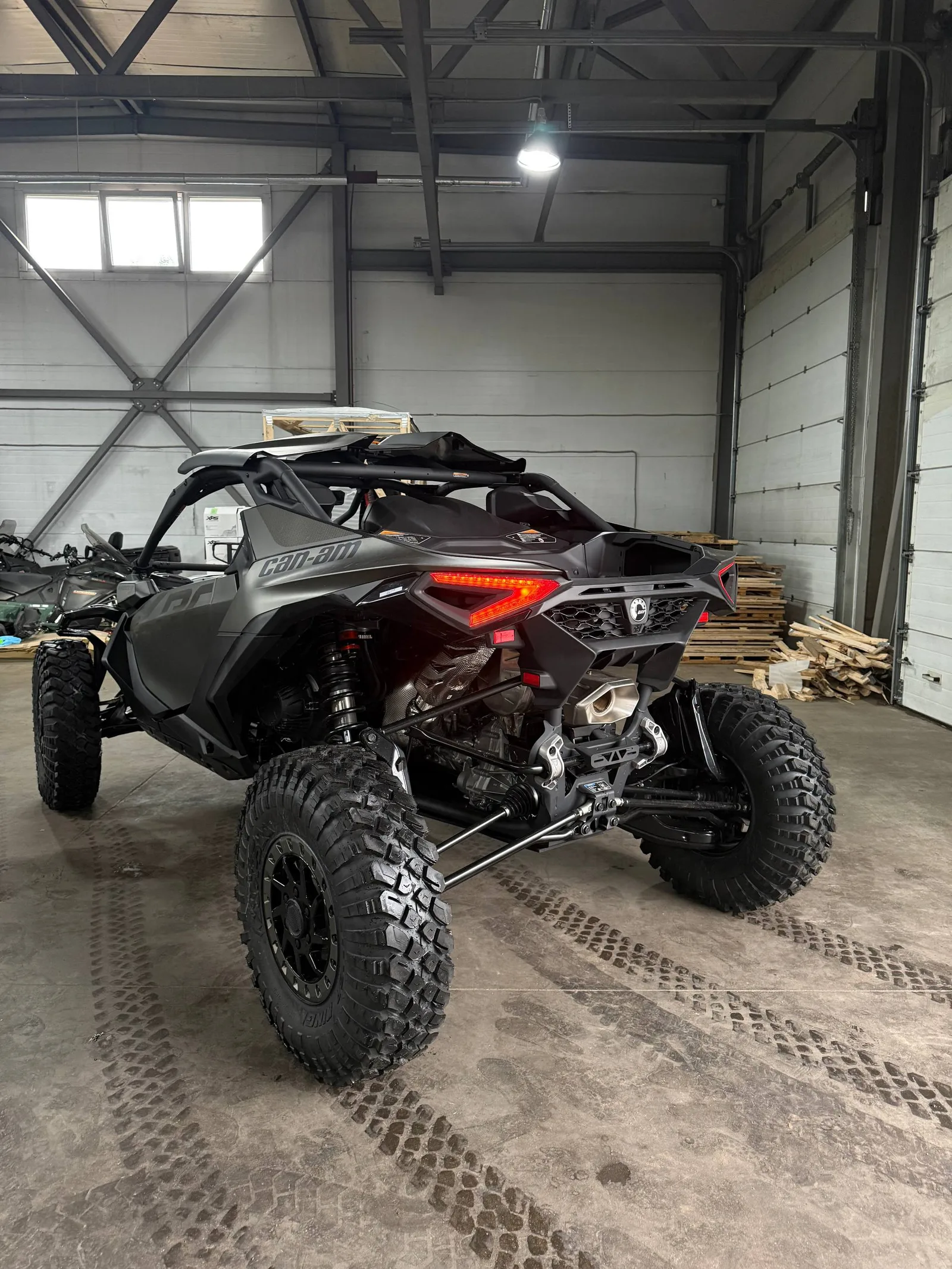 Can-Am Maverick R X RC 999T DCT SAS